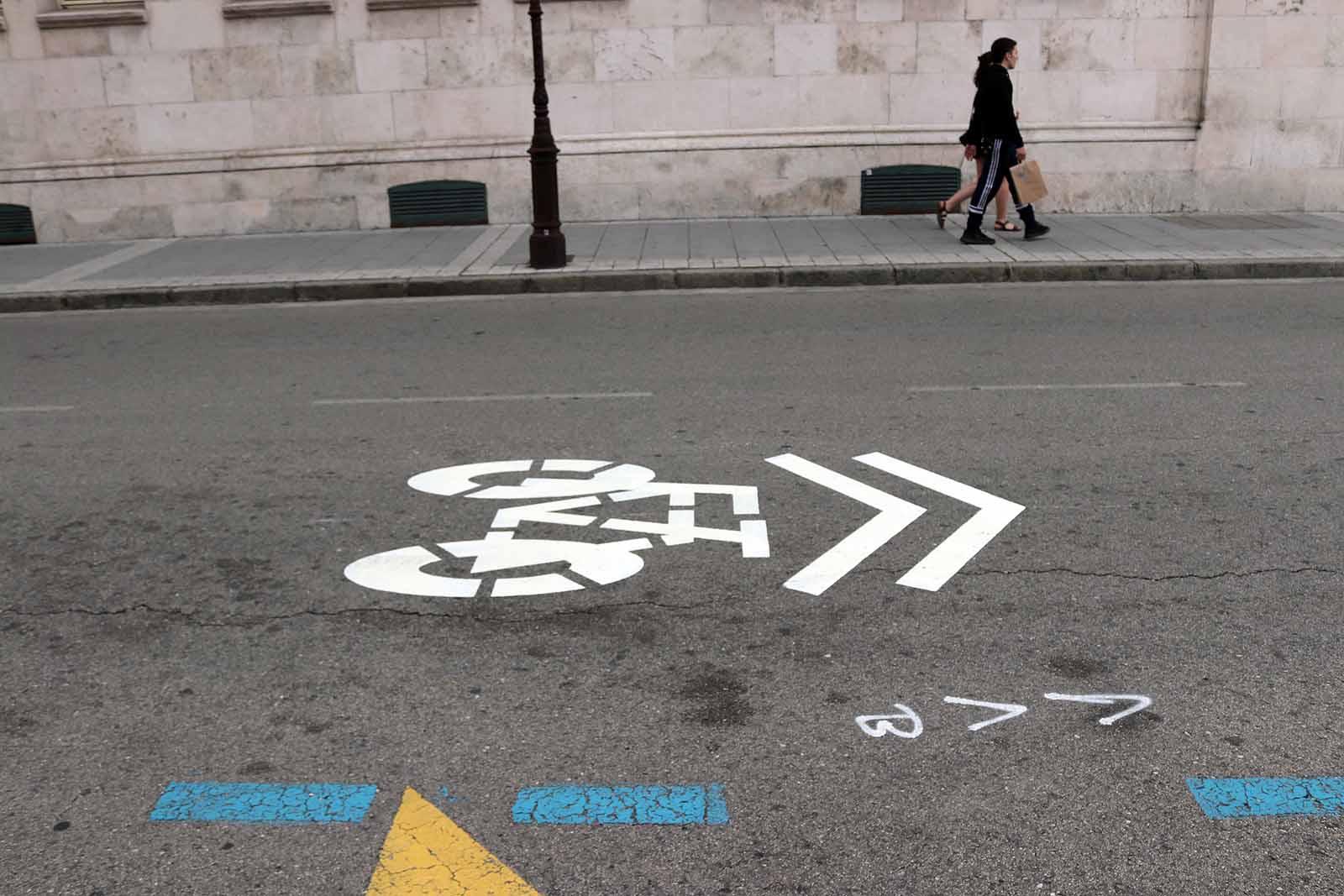 Los ciclocarriles comienzan su andadura por el centro de la ciudad