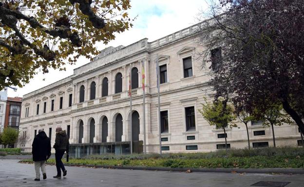 Piden tres años de prisión para un hombre que recibía cocaína por envío postal para venderla