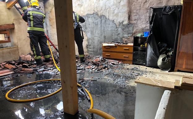 Incendio en una vivienda de Tobes y Rahedo por una chimenea mal aislada