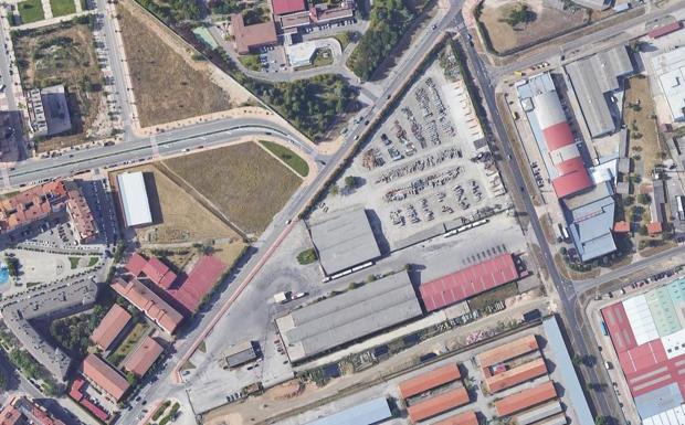 El Ayuntamiento intentará trasladar las cocheras de los autobuses urbanos a otra ubicación a coste cero