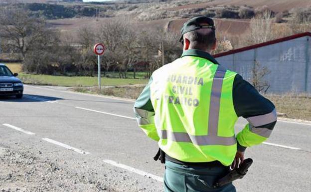 Detenido en la provincia de Burgos tras sufrir un accidente sin permiso de conducción y tener una orden de ingreso en prisión