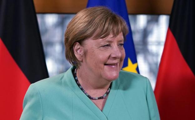 «Si perdemos más tiempo lo pagarán los más débiles», advierte Merkel