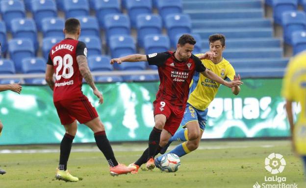 Un gol de penalti acaba con las ilusiones de play off del Mirandés