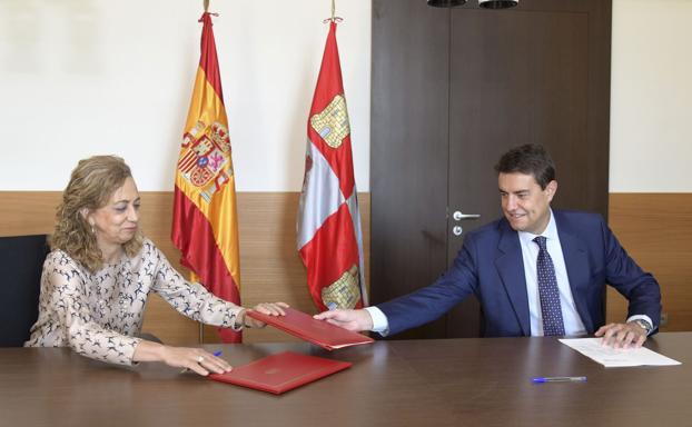 La Junta de Castilla y León y la Fiscalía de la Comunidad firman el convenio en materia de formación para el año 2020