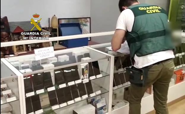 Detenidos en Burgos algunos miembros de una red de estafadores de la compraventa online