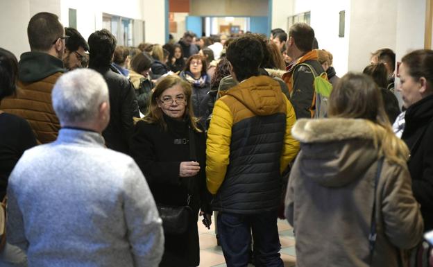 La Junta convoca más de 350 plazas en los meses de julio y agosto