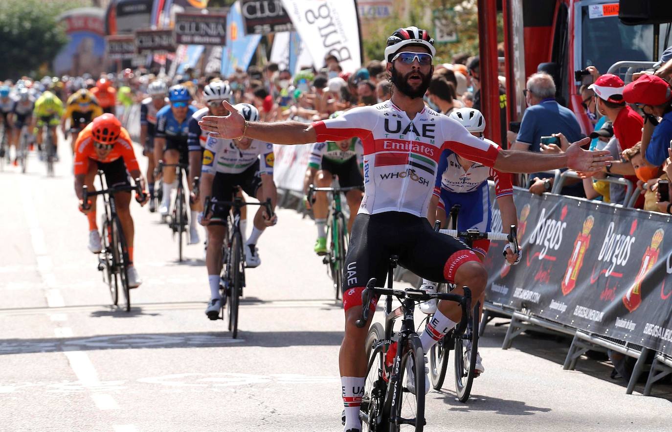 Gaviria (UAE Team Emirates) se impone en el sprint en Villadiego