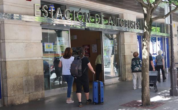 La línea de autobús que conecta Burgos con Bilbao recuperará parcialmente el servicio de primera hora de la mañana