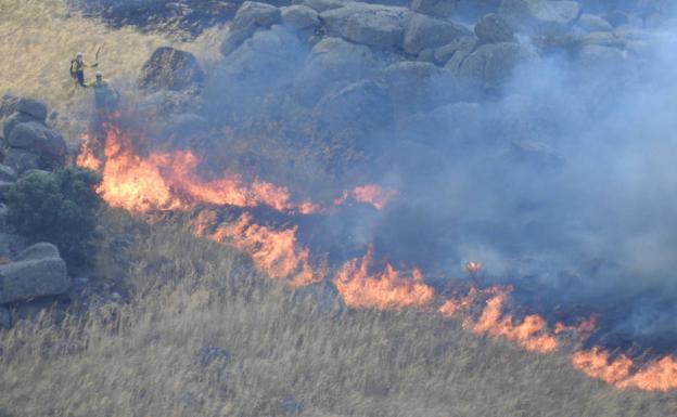 Arden al menos 112 hectáreas en 21 incendios registrados en las últimas horas en Castilla y León