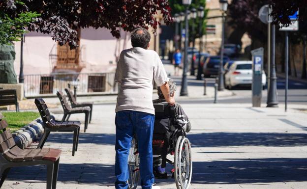 Fallecen en Castilla y León 2.110 personas en lista de espera de la dependencia desde enero