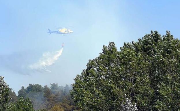 En aislamiento por un positivo en covid toda la cuadrilla contra incendios del helicóptero de Medina y la brigada de autobombas