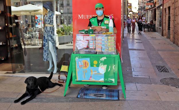 Ser ciego en tiempos de la covid: comunicación y cooperación para vencer las señales visuales, la distancia de seguridad o el prohibido tocar