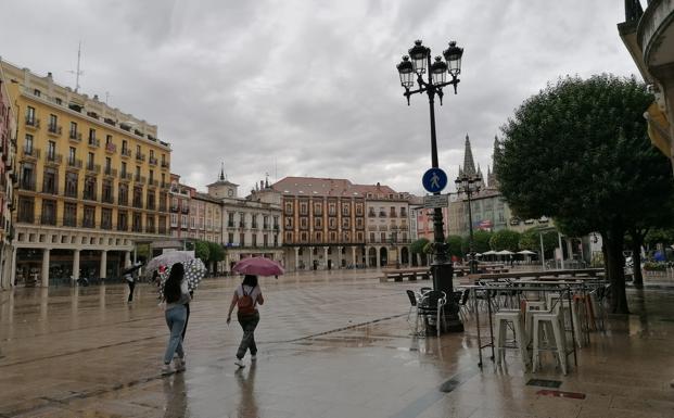 Las tormentas dejan fuertes lluvias, viento y un desplome de temperaturas