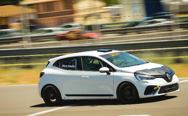 Así son los Clio RSR preparados para competición