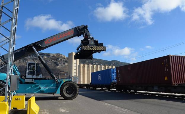 Las exportaciones crecen un 6,6 por ciento en el primer semestre de 2020 y el balance arroja un superávit de 558 millones