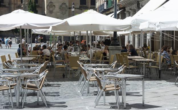 La Junta permitirá que los locales de ocio nocturno ejerzan como hostelería y restauración