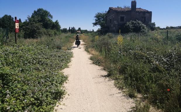 Usuarios de las vías verdes lamentan el descuido en su limpieza y escasa promoción en la provincia burgalesa