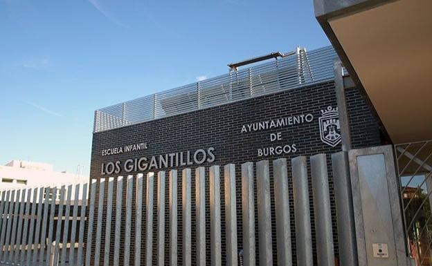 El Ayuntamiento cierra un aula de la escuela infantil Los Gigantillos por un positivo en covid-19