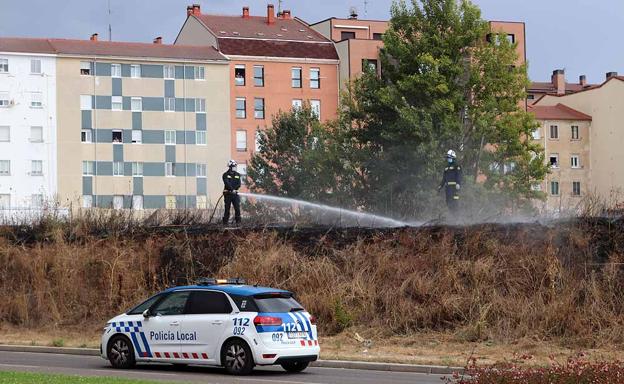 El Ayuntamiento limpiará solares en Fuentecillas, que ha registrado varios incendios intencionados este mes