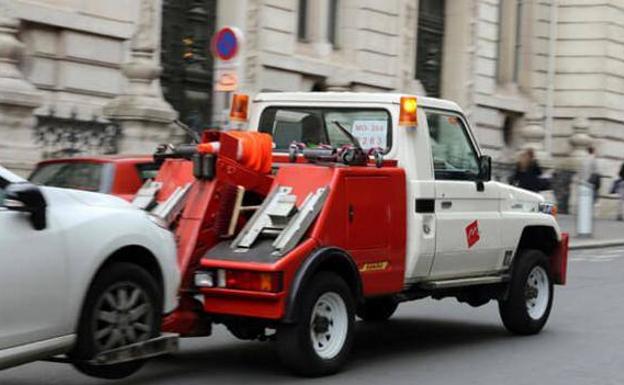 Situaciones en las que una grúa se puede llevar tu coche