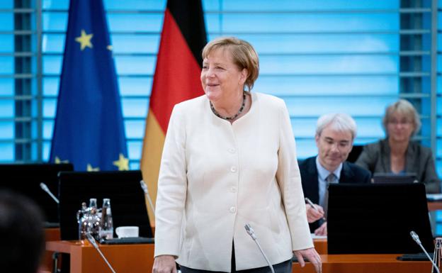 Navalni califica de «privada» y «no secreta» la visita de Merkel