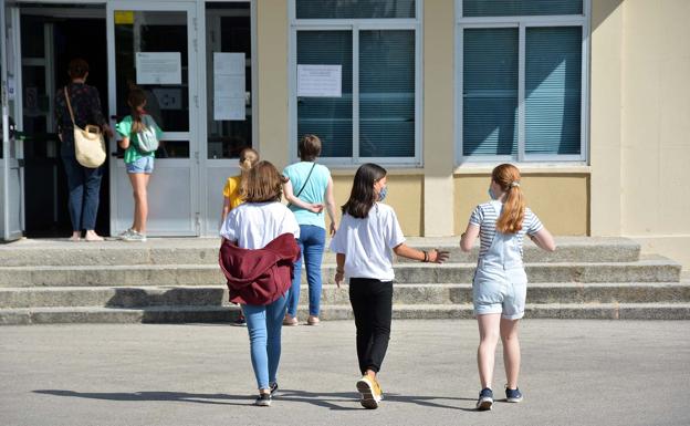 La Junta confina un aula de Bachillerato del IES Cardenal López de Mendoza