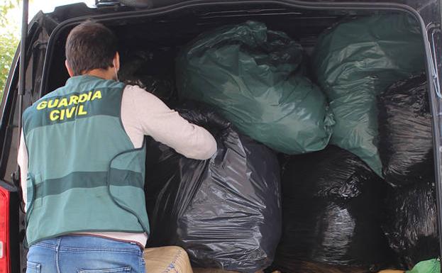 Detienen cerca de Burgos al conductor de una furgoneta con 536 kilos de droga