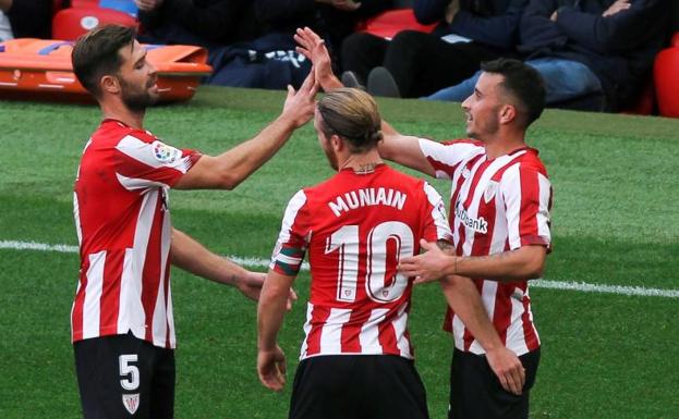 Berenguer y Williams reflotan al Athletic en un gran partido