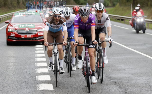 Jetse Bol se lleva el primer premio de la combatividad de La Vuelta tras meterse en la fuga de la jornada