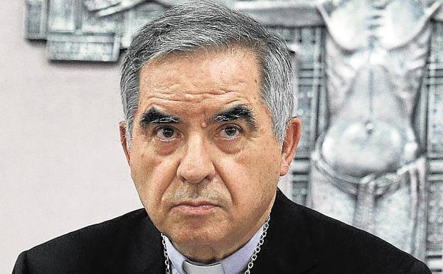 El Vaticano investiga a su responsable de los santos por malversación