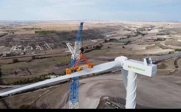 Comienza la instalación de los aerogeneradores más potentes y grandes de España en el Complejo Herrera, en Burgos