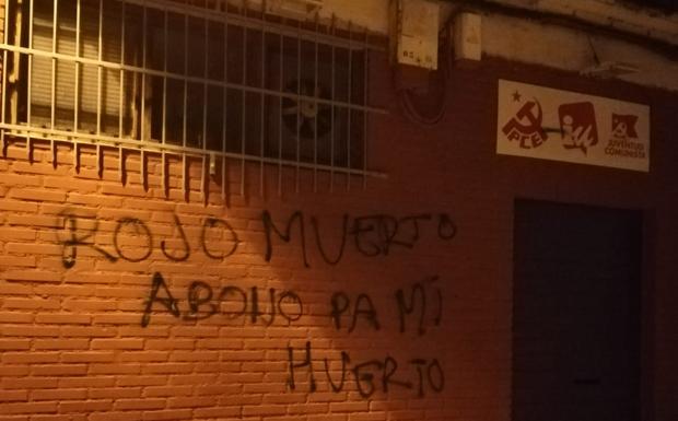 IU y el Partido Comunista denuncia la aparición de pintadas en la sede de Burgos