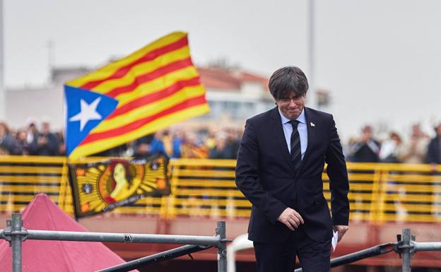 Puigdemont tiene hasta el miércoles para decidir si es candidato el 14-F