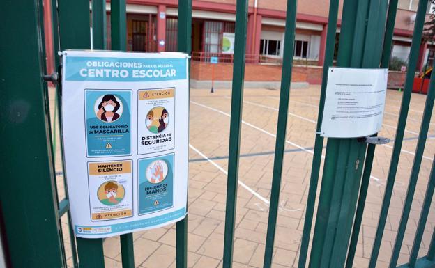 Seis aulas de cinco centros educativos de Burgos, confinadas por covid-19