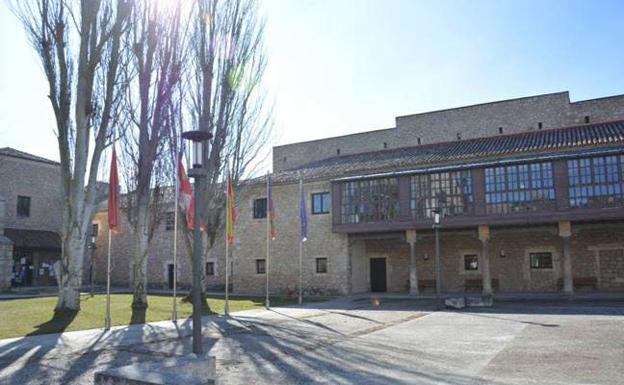 El PCAS-TC inicia una recogida de firmas para reclamar la Facultad de Medicina en Burgos