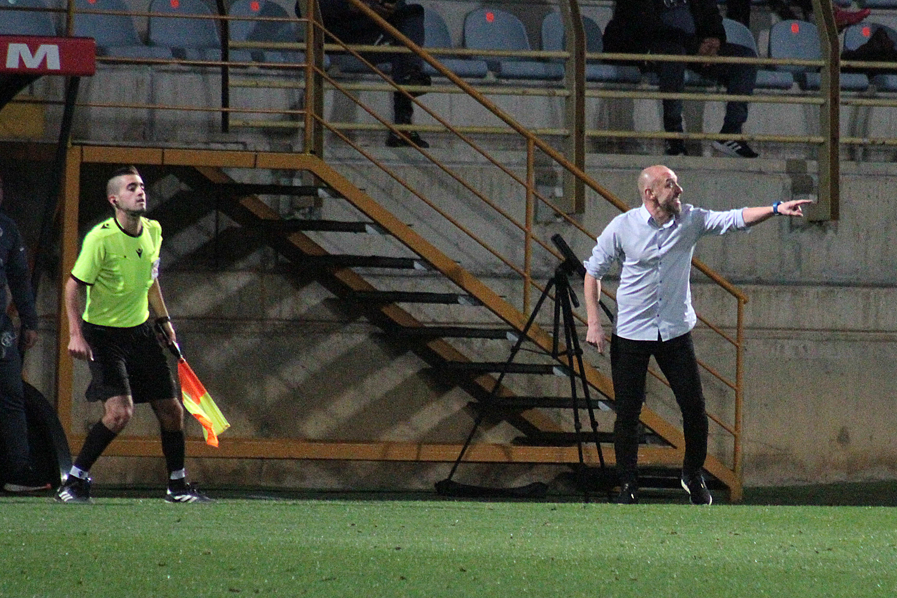 El Burgos CF no puede pasar del empate en el Reino de León