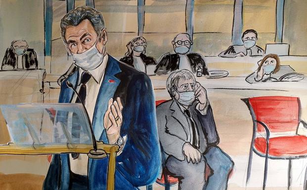 Sarkozy tacha de «infamias» las acusaciones de corrupción en el arranque del juicio