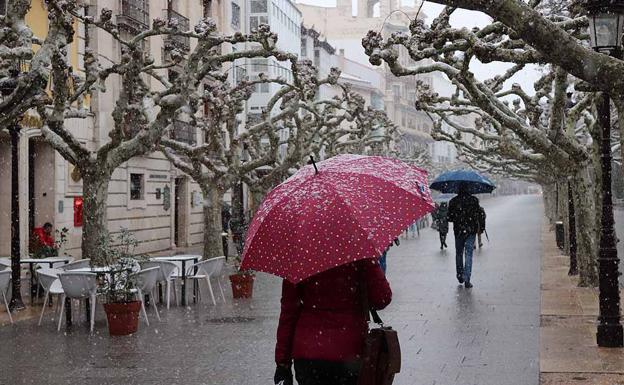 Nieve, lluvia y bajada de temperaturas para el puente de la Constitución