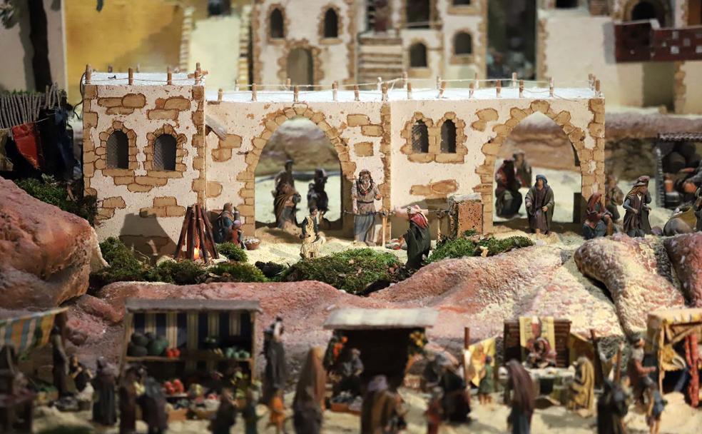 Acusaciones cruzadas por el cobro de un euro para ver a los emisarios reales en Burgos