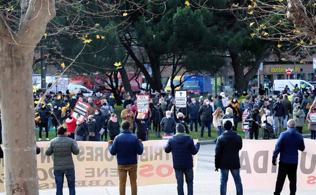 La hostelería burgalesa se echa a la calle para reclamar su apertura