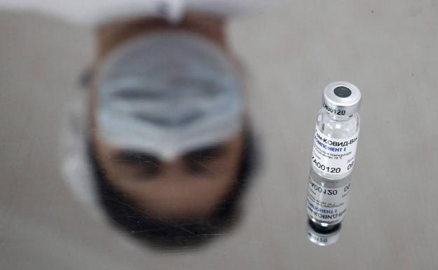 La vacuna rusa exige 56 días de abstinencia de alcohol