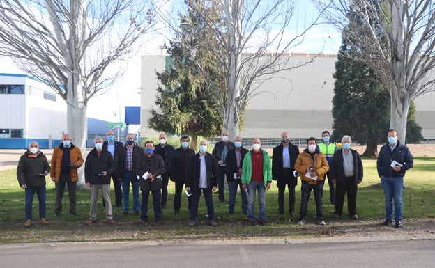 Michelin homenaje a los trabajadores que han cumplido 30 y 40 años en la factoría de Aranda