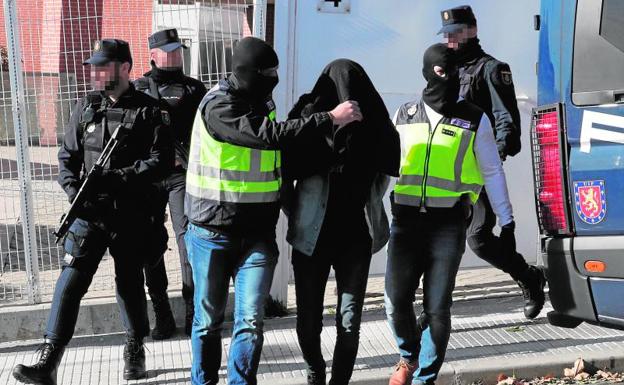 Detenido en Madrid el aspirante a «mejor francotirador de Daesh»