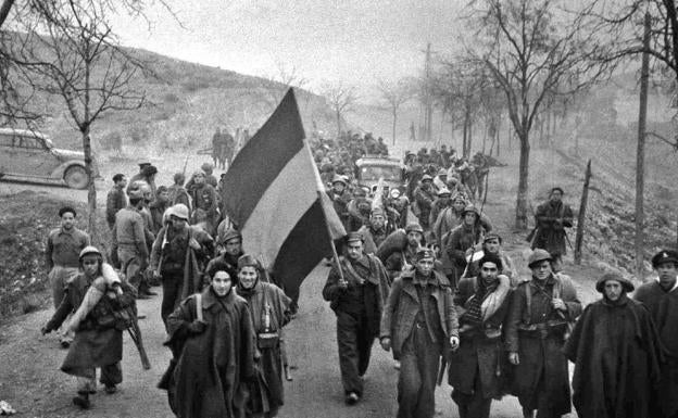 Larousse resume la Guerra Civil en un volumen y 600 fotografías