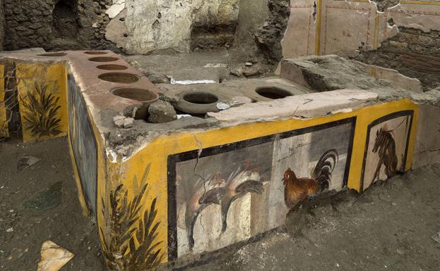 Descubren una taberna con frescos y restos de comida en Pompeya