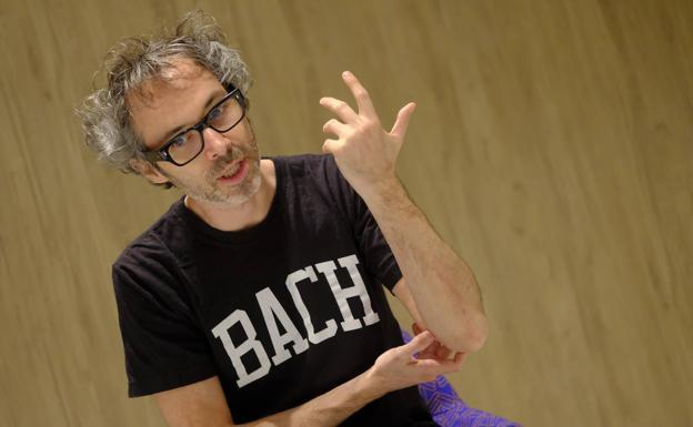 El Gobierno otorga la nacionalidad al pianista y activista James Rhodes