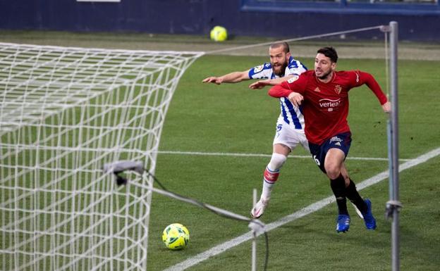 Osasuna resiste ante el Alavés para despedir el año