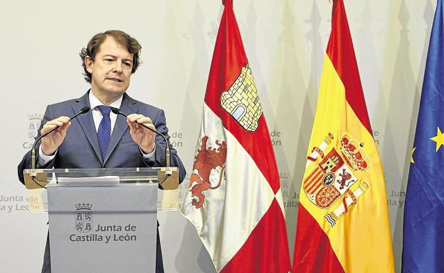 Mañueco convoca al comité de expertos a la reunión del Consejo de Gobierno del jueves para tomar medidas frente a la tercera ola