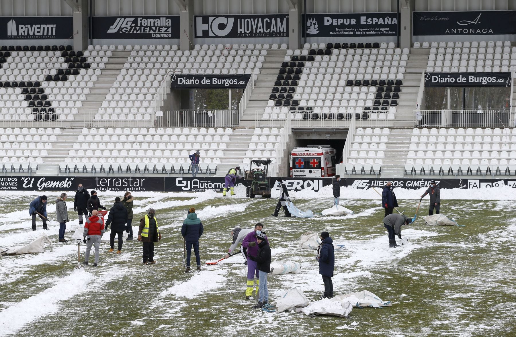 La nieve obliga a retrasar el partido del Burgos CF