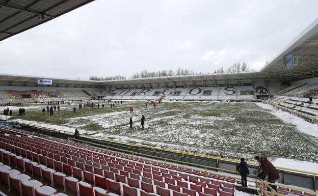 La nieve obliga a retrasar el partido del Burgos CF hasta las 16 horas